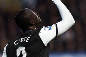 Cuando papiss cisse cambia el balon por los casinos